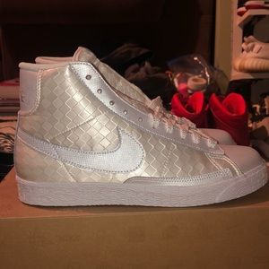 Brand New Women’s Blazer High White Size 8.5W